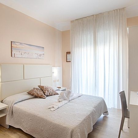 Hotel Barca D'Oro Белариа-Игеа Марина Екстериор снимка