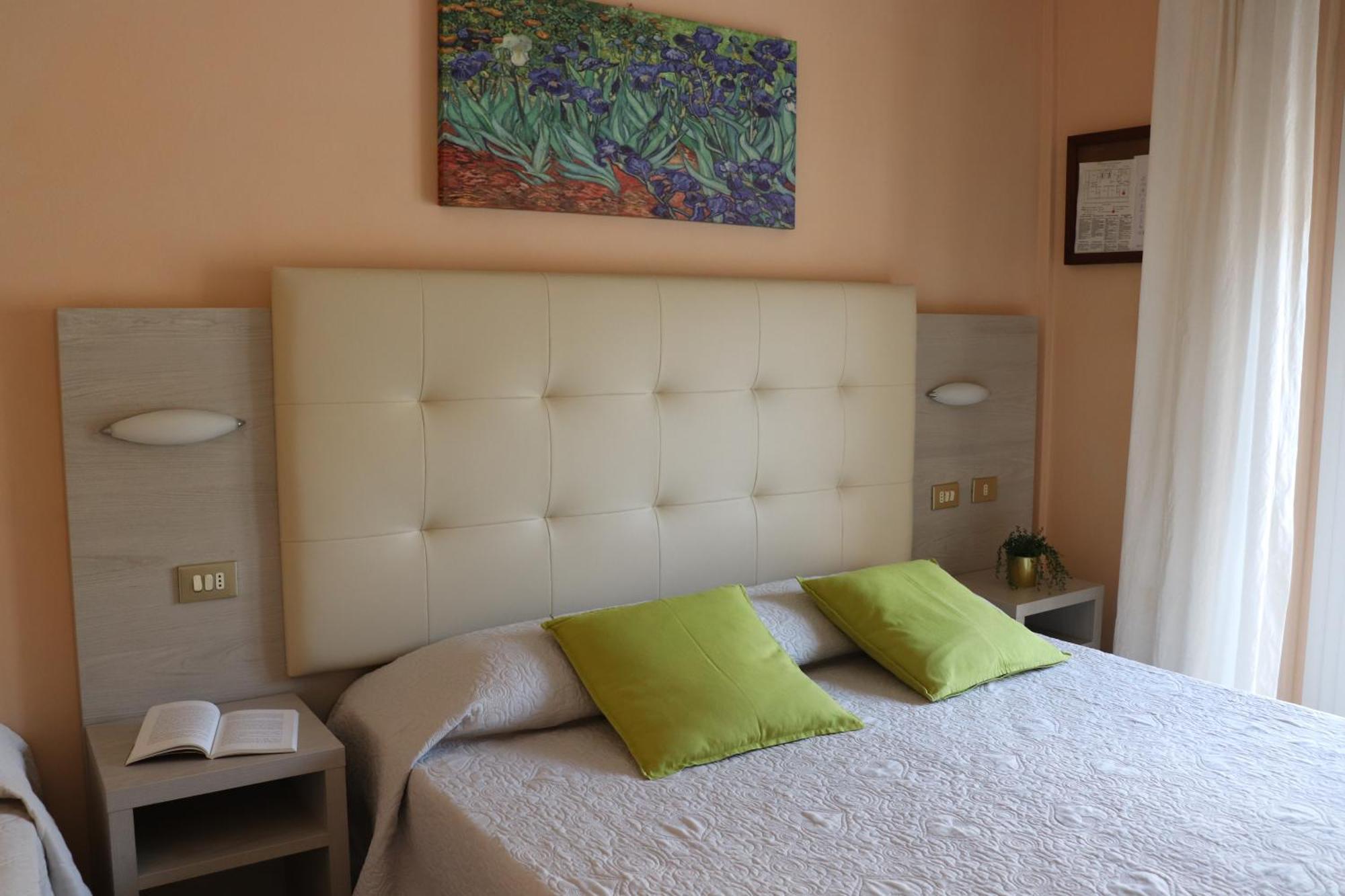 Hotel Barca D'Oro Белариа-Игеа Марина Екстериор снимка
