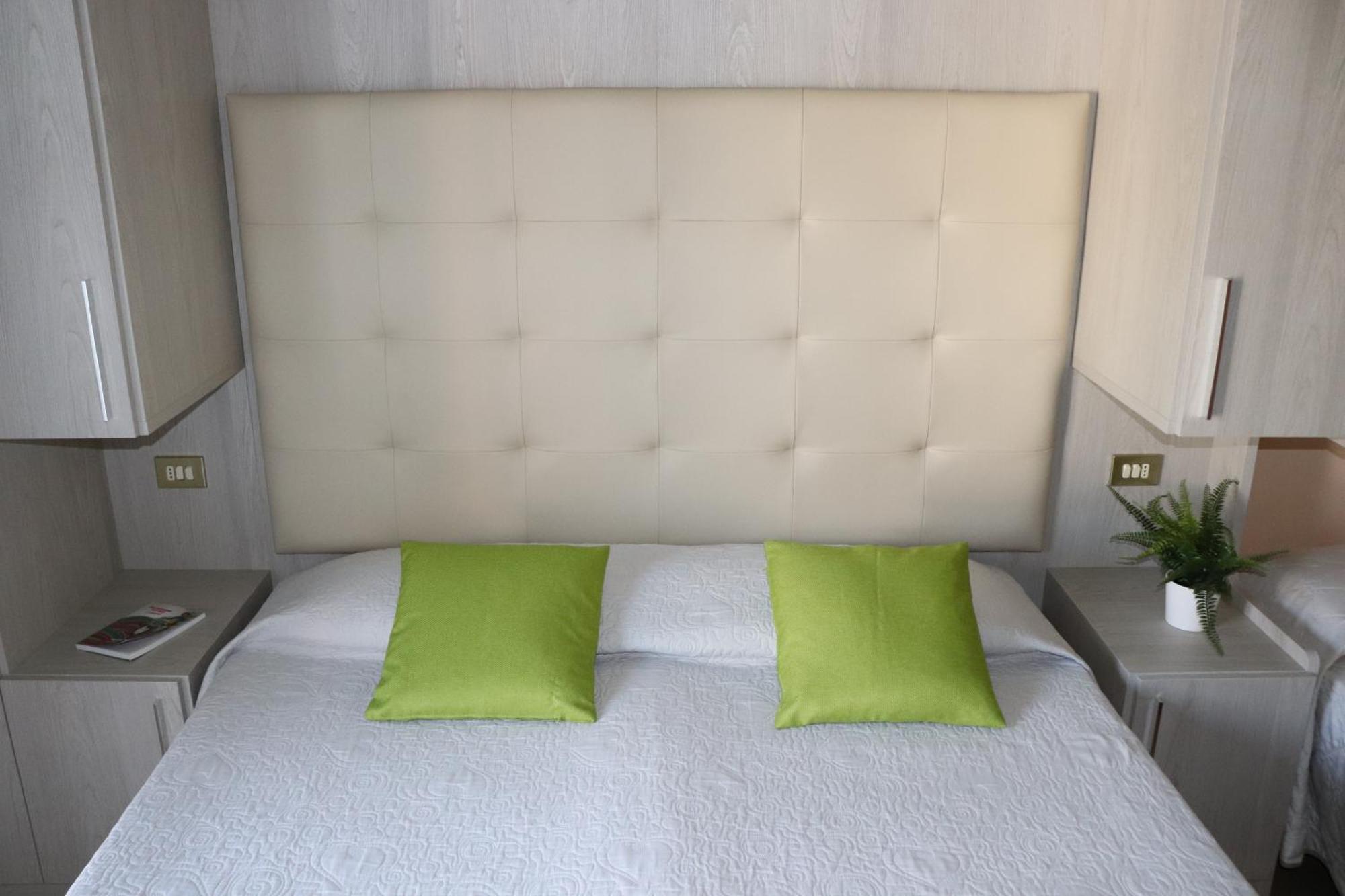 Hotel Barca D'Oro Белариа-Игеа Марина Екстериор снимка