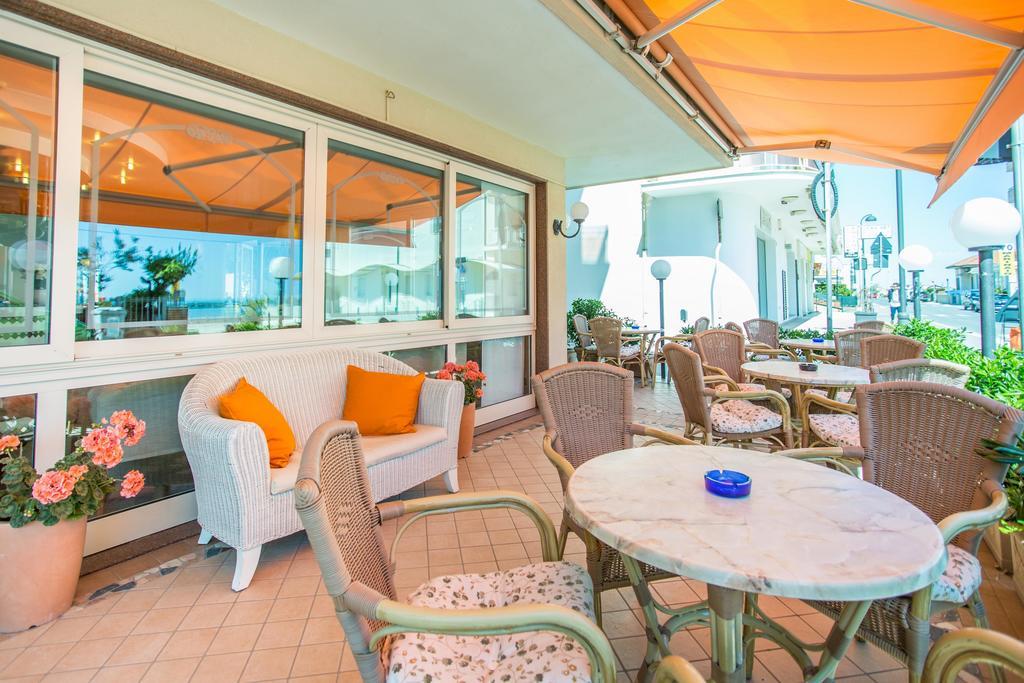 Hotel Barca D'Oro Белариа-Игеа Марина Екстериор снимка