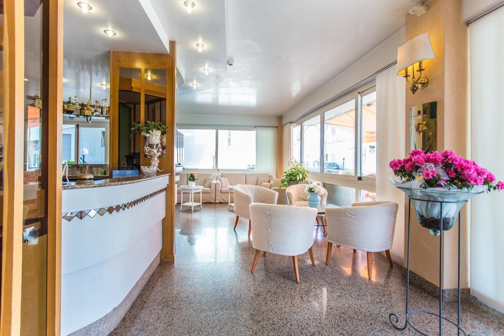 Hotel Barca D'Oro Белариа-Игеа Марина Екстериор снимка