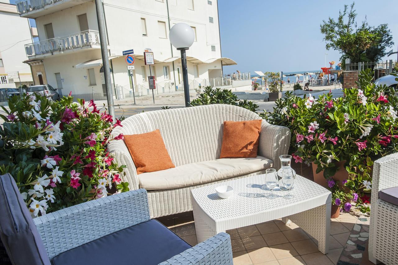 Hotel Barca D'Oro Белариа-Игеа Марина Екстериор снимка