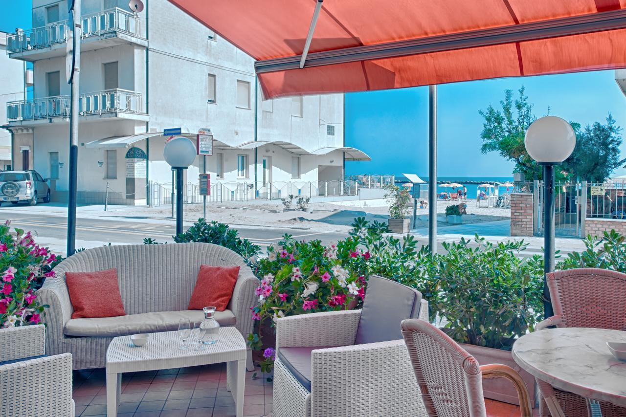 Hotel Barca D'Oro Белариа-Игеа Марина Екстериор снимка